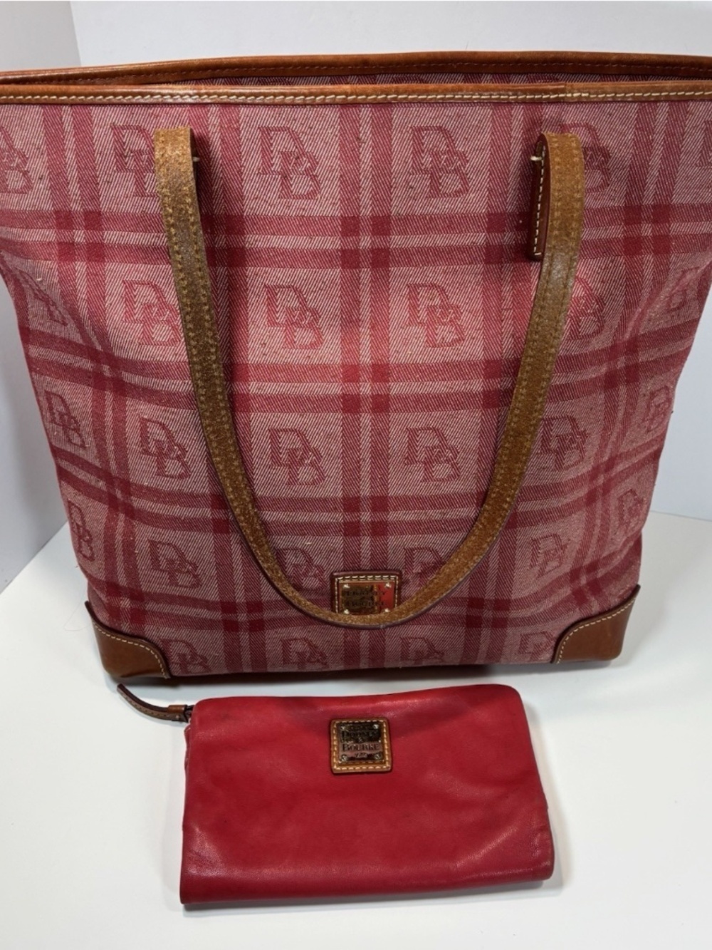 Dooney And Bourke Red Plaid Canvas Signature Large Tote/Red Leather Zip Wallet - Picture 2 of 16